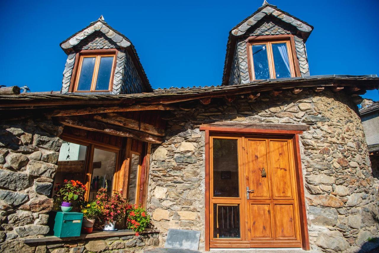 The Dragon Barn - Grenier Villa Ascou Exterior photo